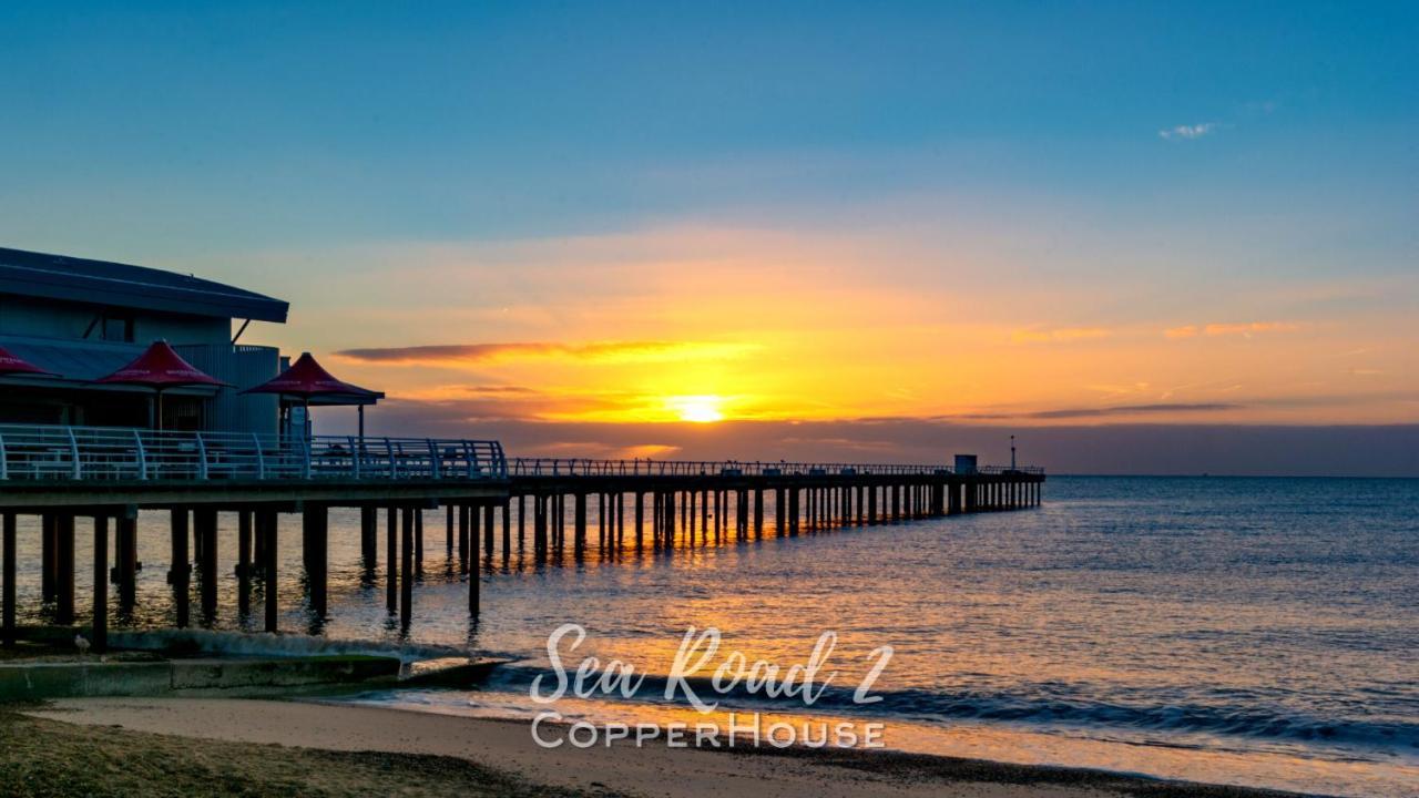 Beautiful Apartments On The Sea Front - Sea Road 2 เฟลิกซ์สโตว์ ภายนอก รูปภาพ