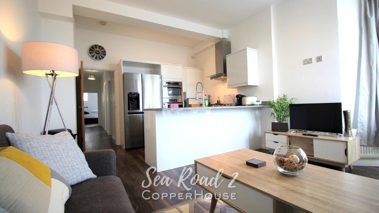 Beautiful Apartments On The Sea Front - Sea Road 2 เฟลิกซ์สโตว์ ภายนอก รูปภาพ