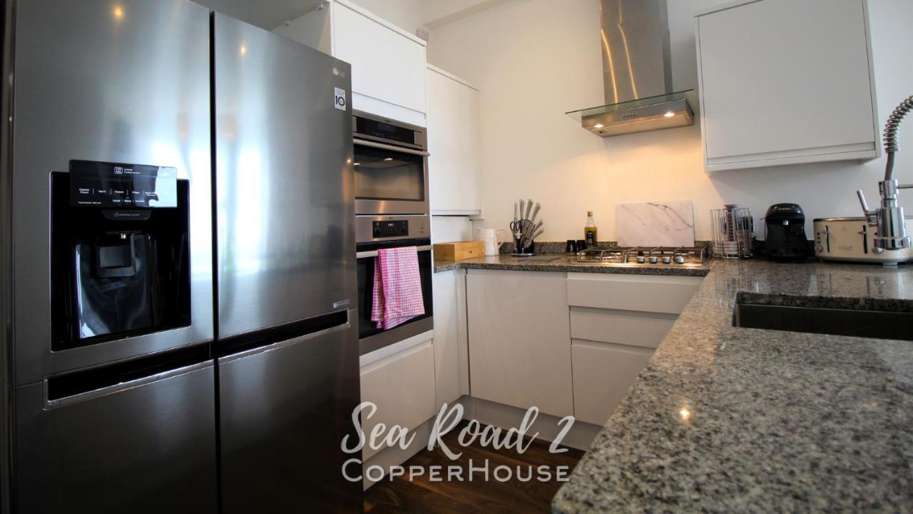 Beautiful Apartments On The Sea Front - Sea Road 2 เฟลิกซ์สโตว์ ภายนอก รูปภาพ
